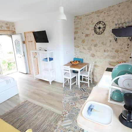 Ravi Boutique Home - 1 Minute Walk From Beach Каливес Екстериор снимка