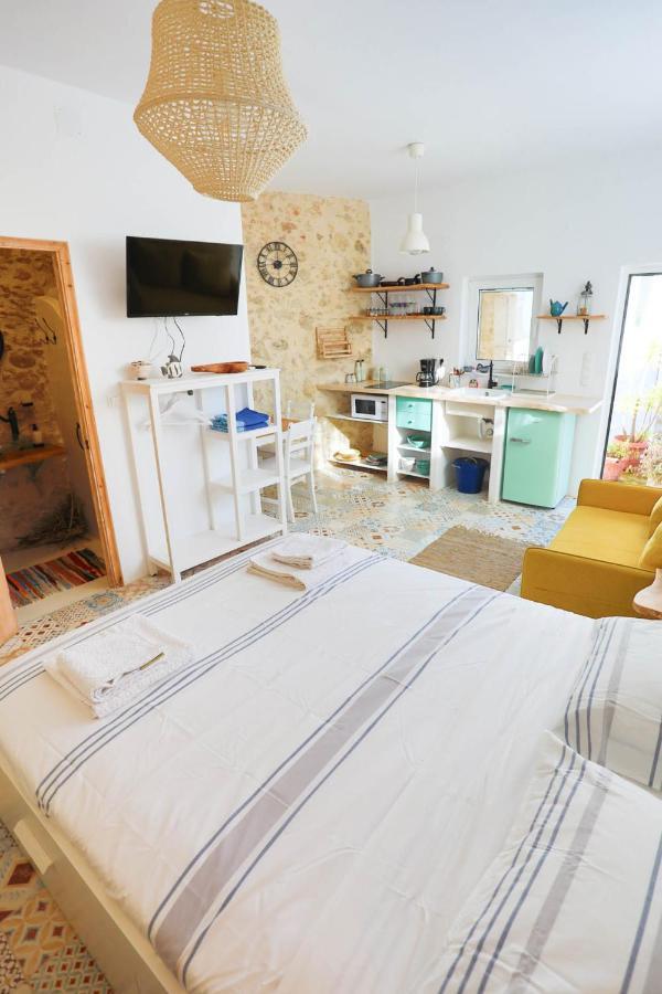 Ravi Boutique Home - 1 Minute Walk From Beach Каливес Екстериор снимка