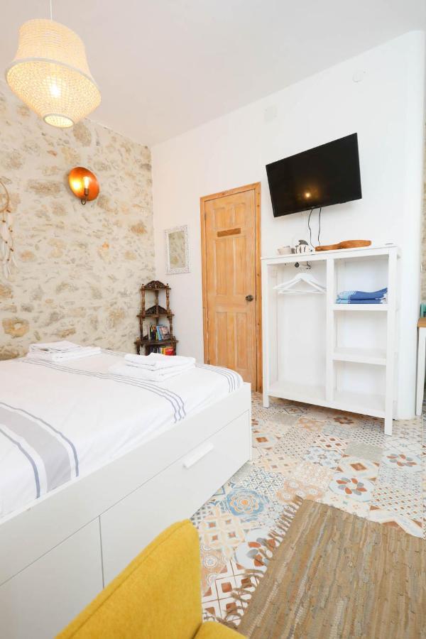 Ravi Boutique Home - 1 Minute Walk From Beach Каливес Екстериор снимка