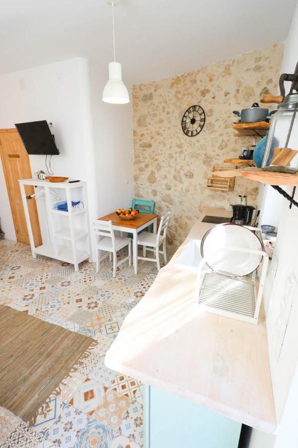 Ravi Boutique Home - 1 Minute Walk From Beach Каливес Екстериор снимка
