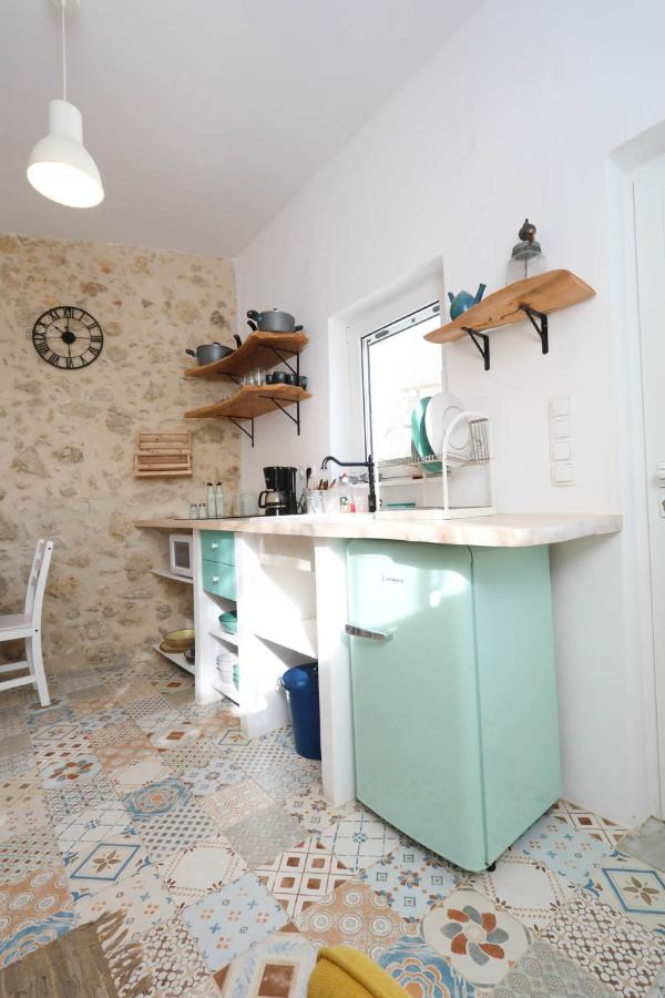 Ravi Boutique Home - 1 Minute Walk From Beach Каливес Екстериор снимка