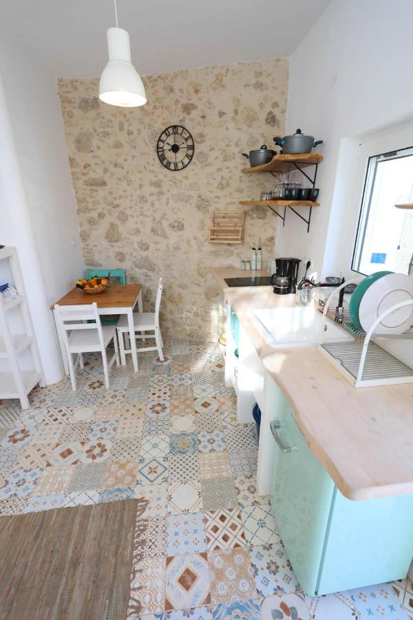 Ravi Boutique Home - 1 Minute Walk From Beach Каливес Екстериор снимка