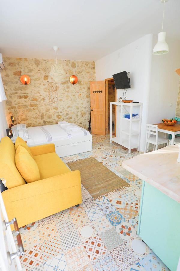 Ravi Boutique Home - 1 Minute Walk From Beach Каливес Екстериор снимка