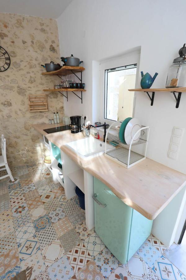 Ravi Boutique Home - 1 Minute Walk From Beach Каливес Екстериор снимка