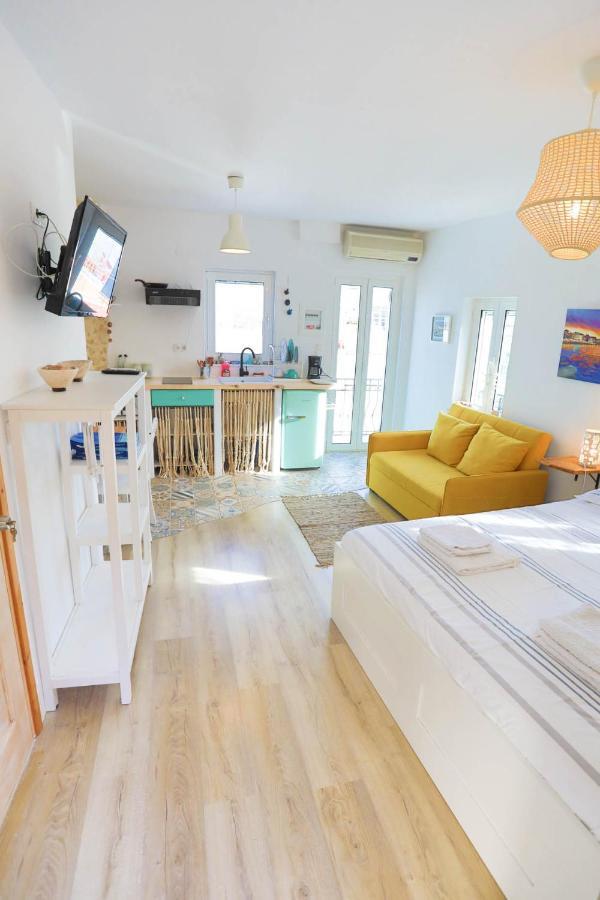 Ravi Boutique Home - 1 Minute Walk From Beach Каливес Екстериор снимка