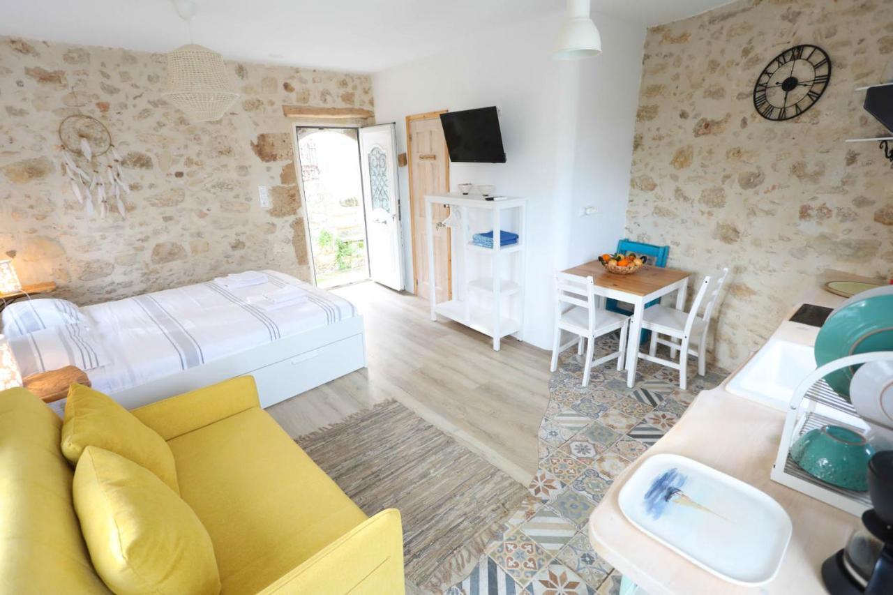 Ravi Boutique Home - 1 Minute Walk From Beach Каливес Екстериор снимка