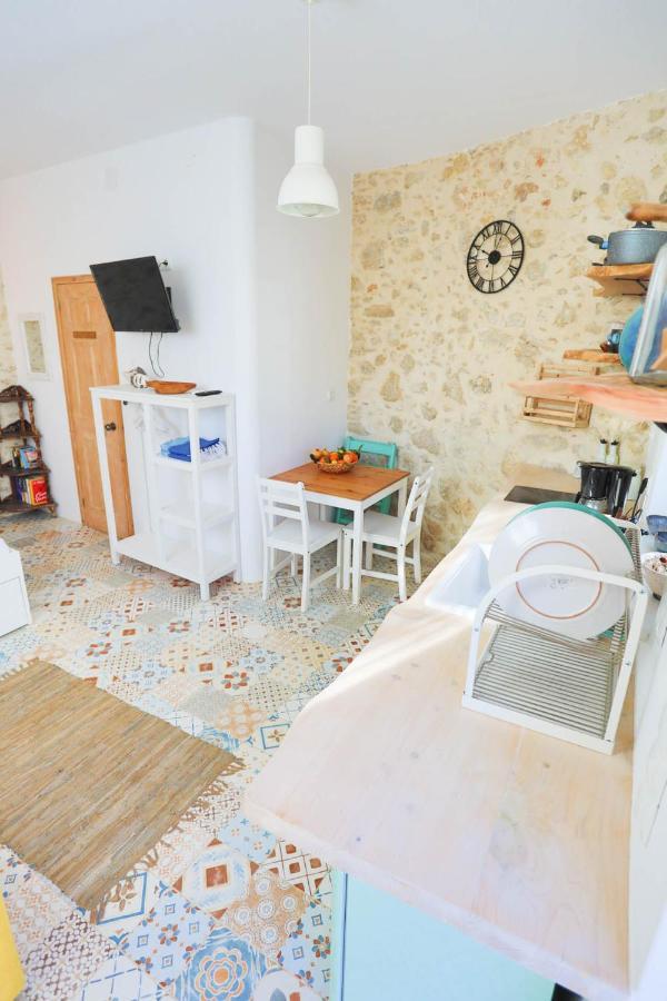 Ravi Boutique Home - 1 Minute Walk From Beach Каливес Екстериор снимка