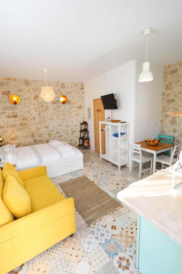 Ravi Boutique Home - 1 Minute Walk From Beach Каливес Екстериор снимка