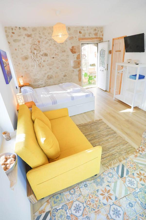 Ravi Boutique Home - 1 Minute Walk From Beach Каливес Екстериор снимка
