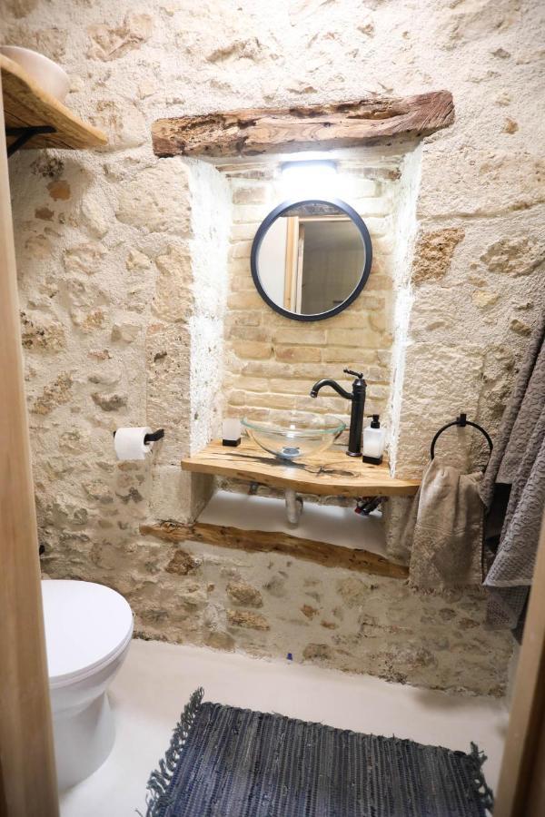 Ravi Boutique Home - 1 Minute Walk From Beach Каливес Екстериор снимка