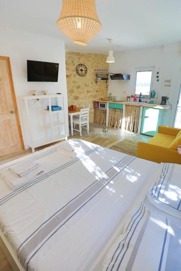 Ravi Boutique Home - 1 Minute Walk From Beach Каливес Екстериор снимка