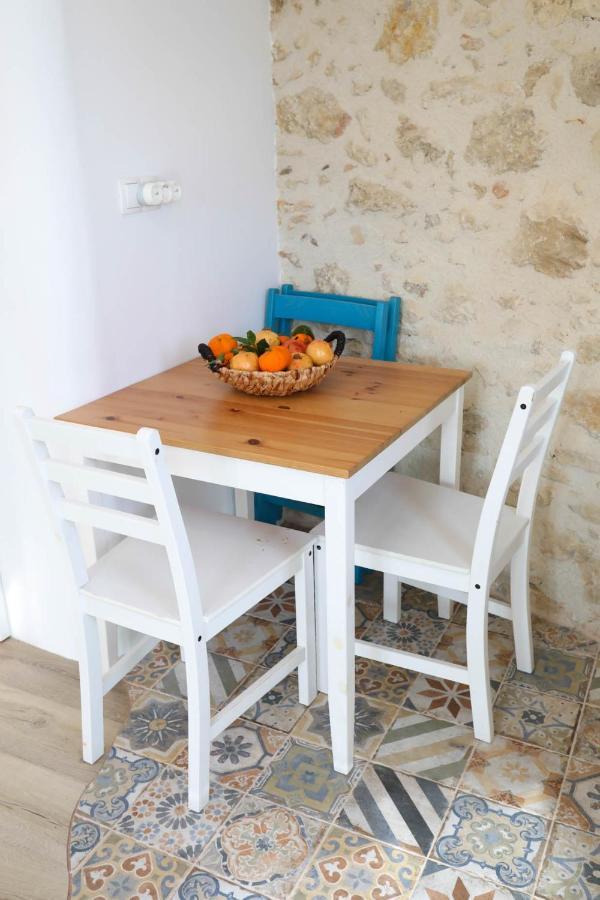 Ravi Boutique Home - 1 Minute Walk From Beach Каливес Екстериор снимка