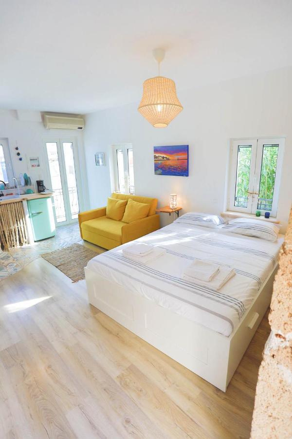 Ravi Boutique Home - 1 Minute Walk From Beach Каливес Екстериор снимка