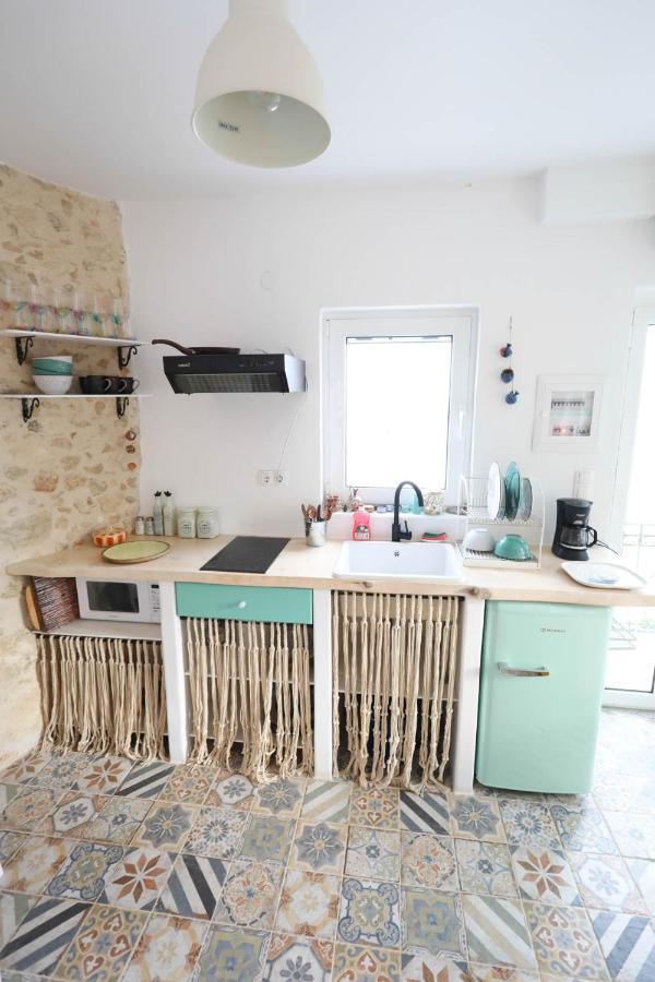 Ravi Boutique Home - 1 Minute Walk From Beach Каливес Екстериор снимка