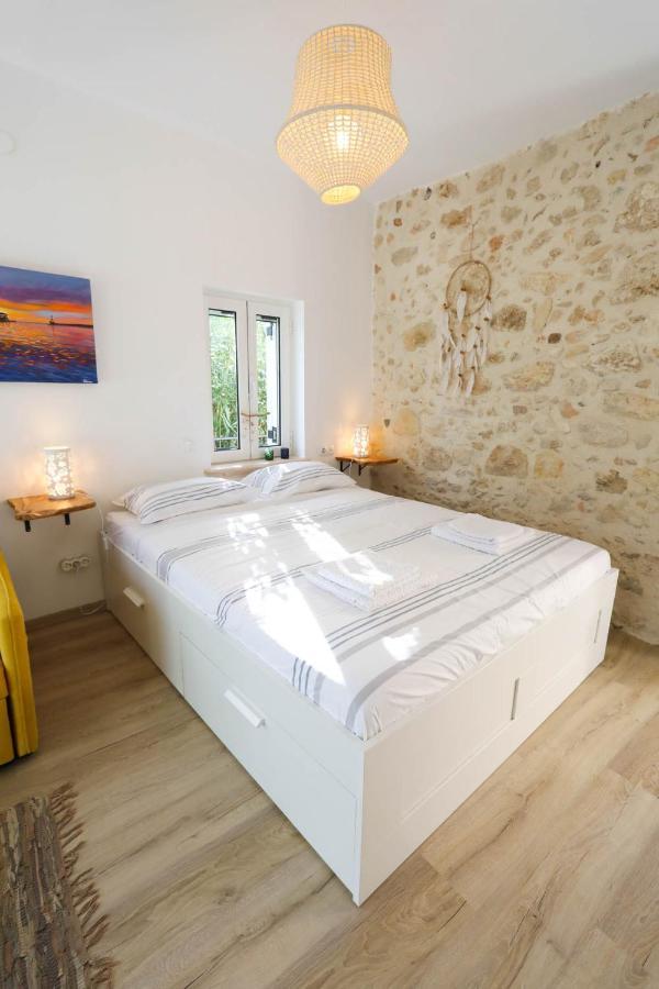 Ravi Boutique Home - 1 Minute Walk From Beach Каливес Екстериор снимка