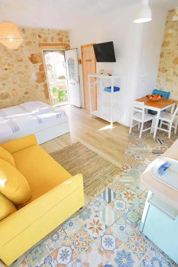 Ravi Boutique Home - 1 Minute Walk From Beach Каливес Екстериор снимка