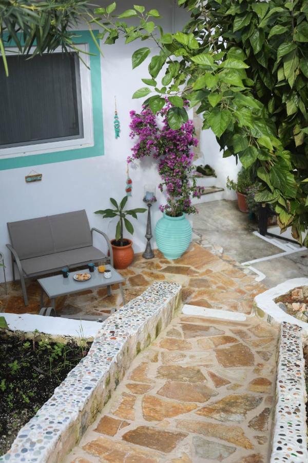 Ravi Boutique Home - 1 Minute Walk From Beach Каливес Екстериор снимка