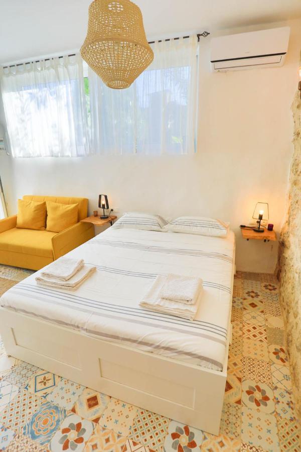 Ravi Boutique Home - 1 Minute Walk From Beach Каливес Екстериор снимка