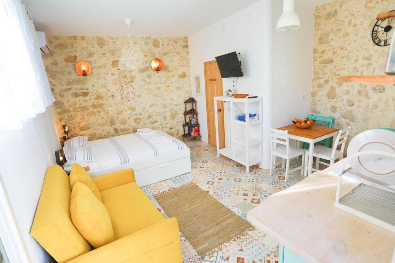 Ravi Boutique Home - 1 Minute Walk From Beach Каливес Екстериор снимка