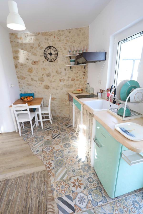 Ravi Boutique Home - 1 Minute Walk From Beach Каливес Екстериор снимка