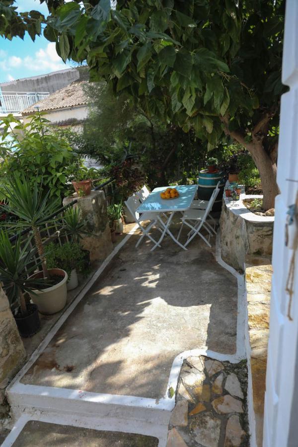 Ravi Boutique Home - 1 Minute Walk From Beach Каливес Екстериор снимка