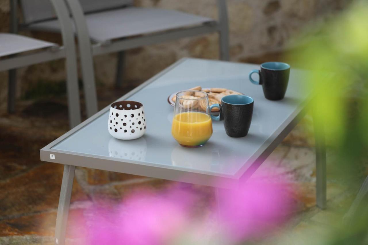 Ravi Boutique Home - 1 Minute Walk From Beach Каливес Екстериор снимка