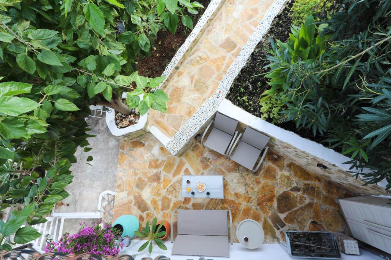 Ravi Boutique Home - 1 Minute Walk From Beach Каливес Екстериор снимка