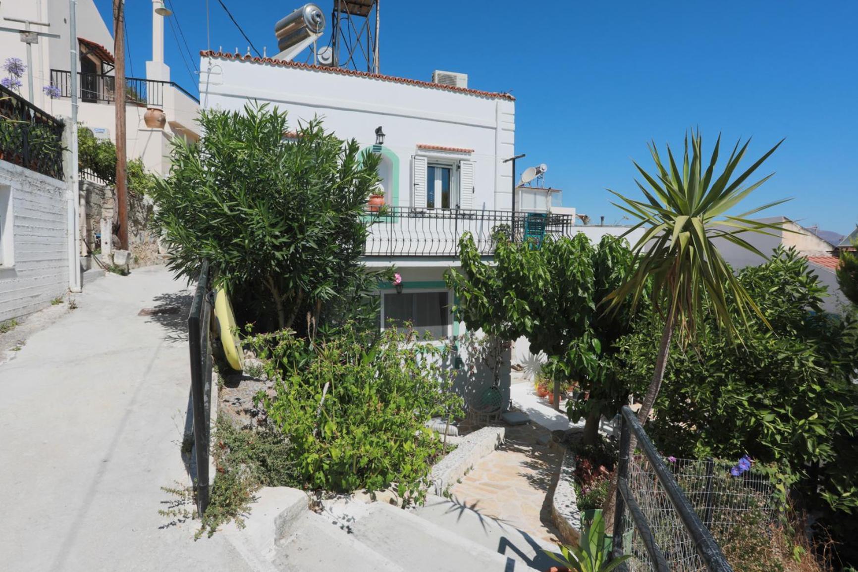 Ravi Boutique Home - 1 Minute Walk From Beach Каливес Екстериор снимка