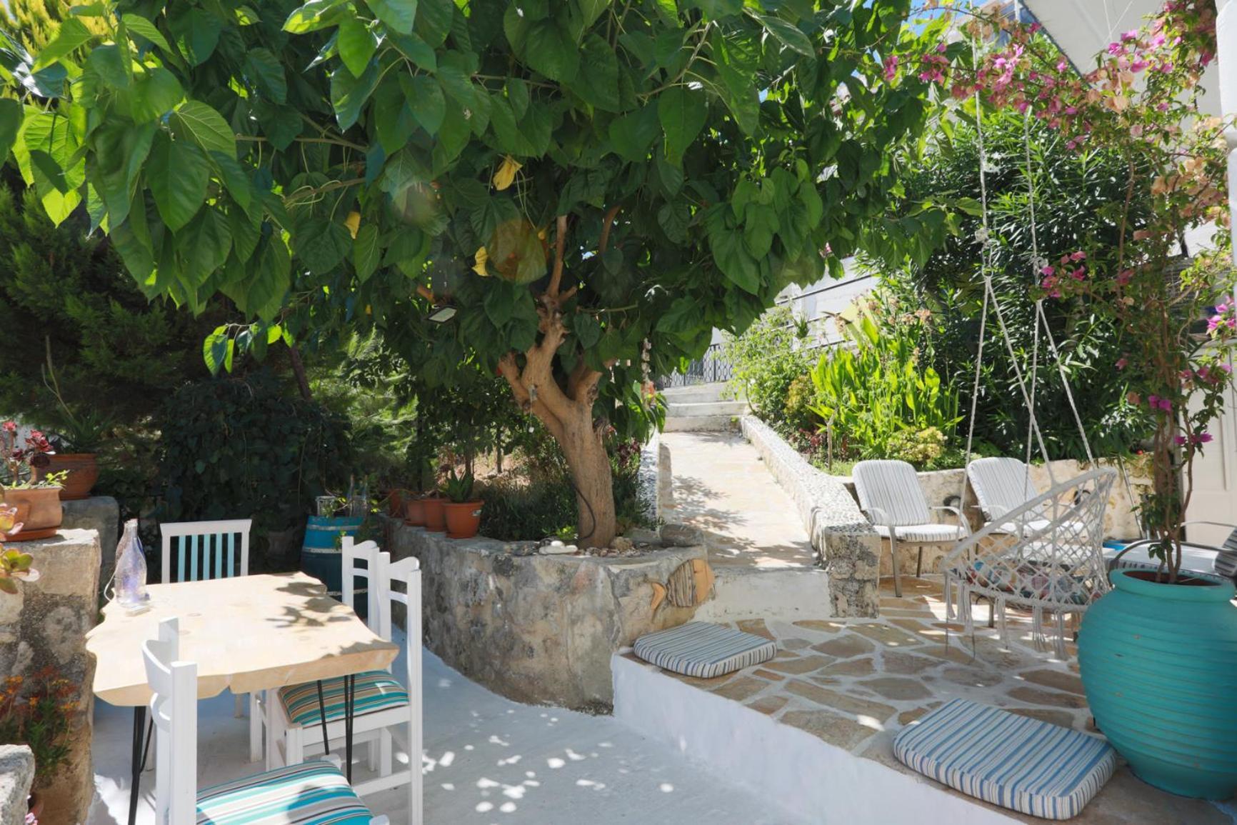 Ravi Boutique Home - 1 Minute Walk From Beach Каливес Екстериор снимка