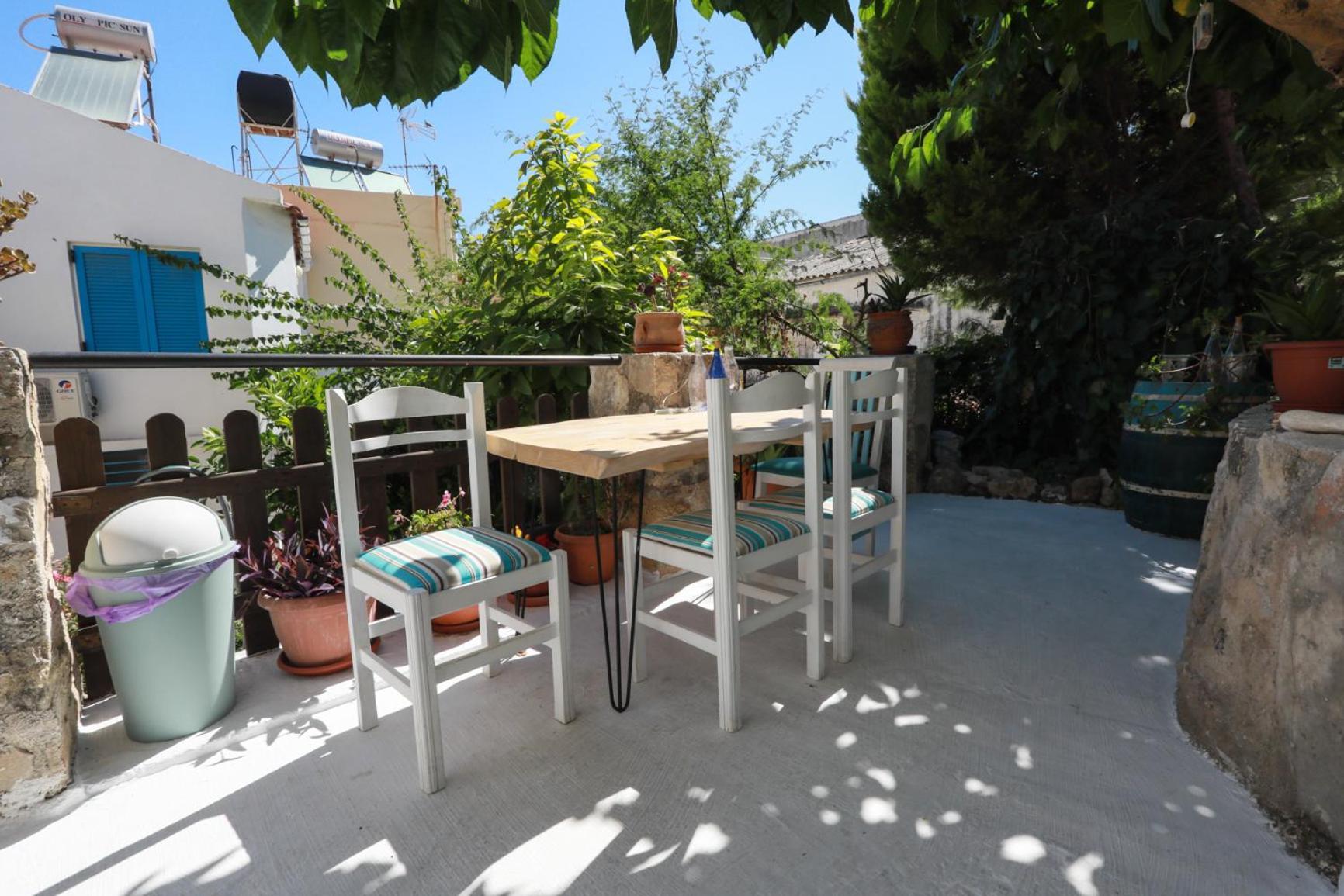 Ravi Boutique Home - 1 Minute Walk From Beach Каливес Екстериор снимка